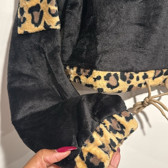 LEOPARD PRINT TRIM CROPPED SWEATSHIRT - Picture 3 of 7